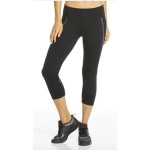 Fabletics Womens Rylie Capri Leggings Black Pockets Stretch‎ UPF Protection XS